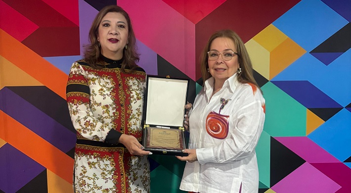 Reconocimiento de aniversario por parte de ASCOOP